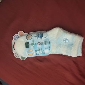 Earth Therapeutics Aloe Socks